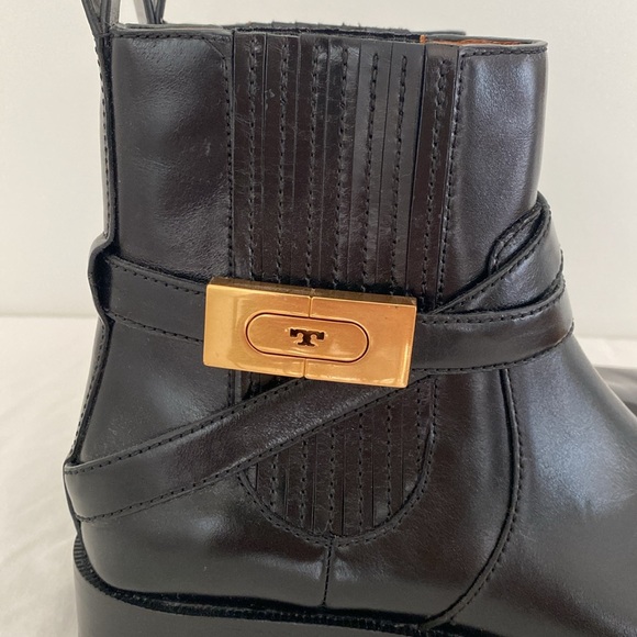 Tory Burch T-hardware chelsea boot black size 6 EUC - Picture 11 of 14